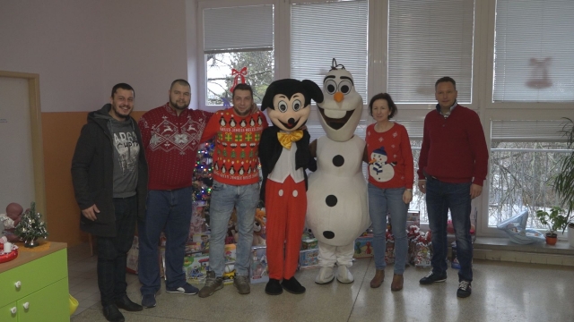 Deťom v Myjavskej nemocnici pred Vianocami rozdávali darčeky