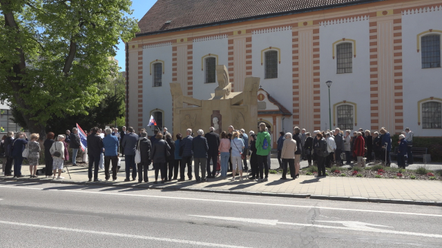 Odhalenie tabuľky lipy slobody